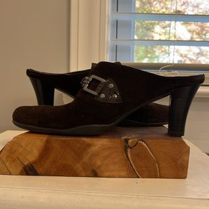 Aerosol mules, brown suede size 7 1/2